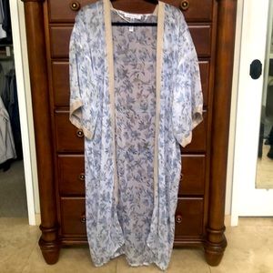 BCBGeneration Sheer Kimono One Size Great for bathing suit cover up